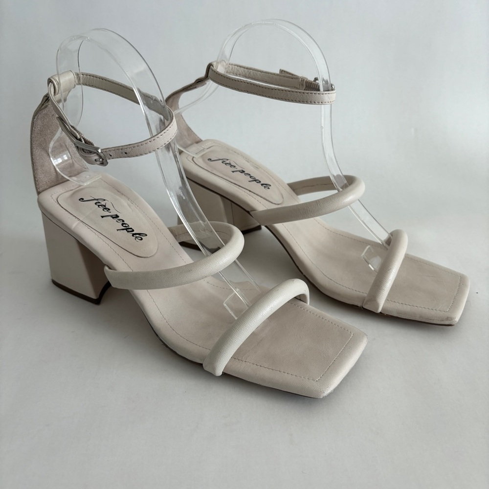 Free People womens‎ off white bone square toe Parker Pillow sandal heels size 39